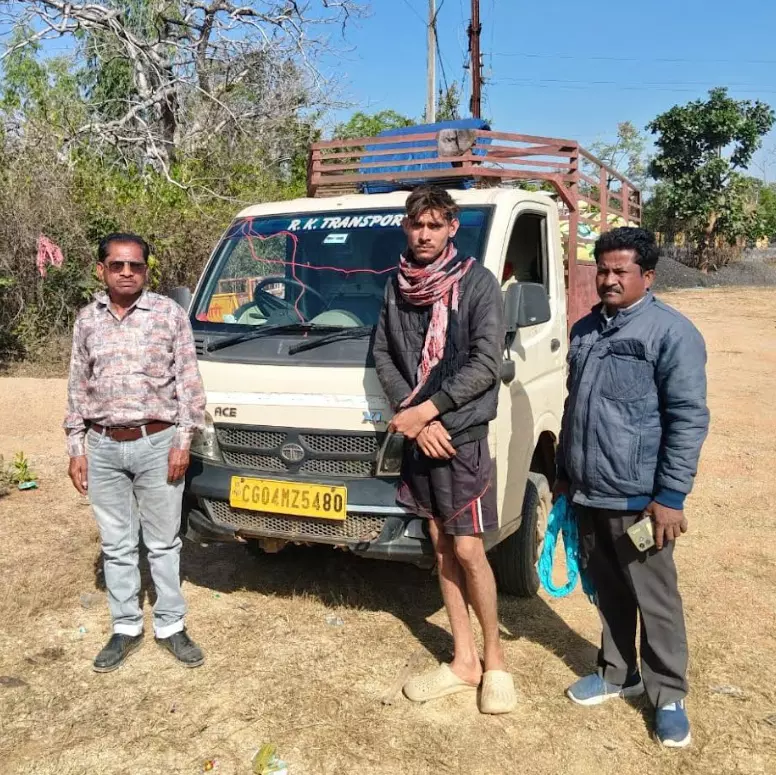 महासमुंद में अवैध धान परिवहन के खिलाफ सख्त कार्रवाई महासमुंद में अवैध धान परिवहन के खिलाफ सख्त कार्रवाई