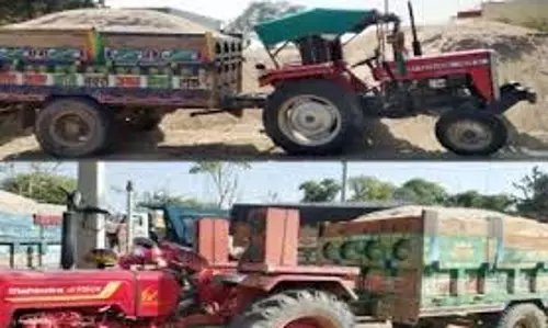 Rajasthan : अवैध बजरी परिवहन करते दो ट्रैक्टर जब्त Rajasthan : अवैध बजरी परिवहन करते दो ट्रैक्टर जब्त