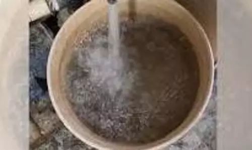 Greater Noida: सीवर का पानी पीने से 8 लोग बीमार