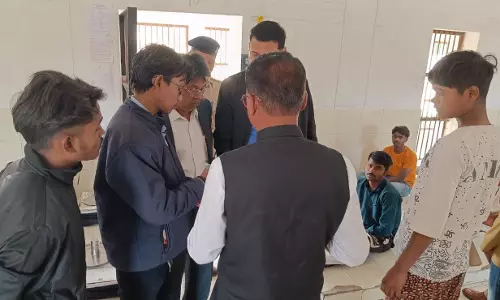 जिला जेल में 4 बंदी 18 साल से कम पाए गए, हड़कंप जिला जेल में 4 बंदी 18 साल से कम पाए गए, हड़कंप
