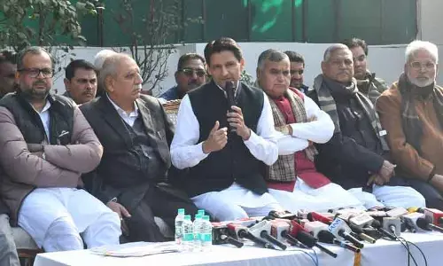 दीपेंद्र ने ‘बाहरी’ लोगों की भर्ती को लेकर SPSC चेयरमैन को हटाने की मांग की