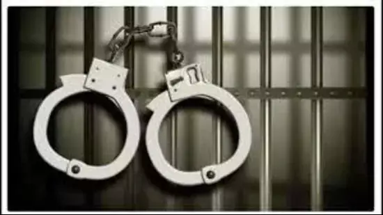 Mohali: मरे हुए और NRI मालिकों की प्रॉपर्टी बेचने वाले गैंग का पर्दाफाश Mohali: मरे हुए और NRI मालिकों की प्रॉपर्टी बेचने वाले गैंग का पर्दाफाश