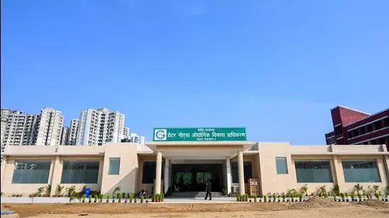 Noida में लापरवाही और भ्रष्टाचार के आरोप में दो स्टाफ मेंबर सस्पेंड Noida में लापरवाही और भ्रष्टाचार के आरोप में दो स्टाफ मेंबर सस्पेंड