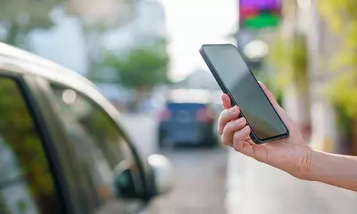 Gurugram : महिला ने कैब में घंटों तक सफर किया, किराया मांगने पर ड्राइवर को छेड़छाड़ की धमकी दी Gurugram : महिला ने कैब में घंटों तक सफर किया, किराया मांगने पर ड्राइवर को छेड़छाड़ की धमकी दी
