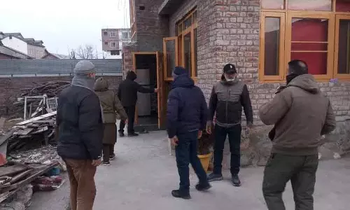 साइबर टेरर जांच के लिए CIK ने Kashmir में कई जगहों पर छापे मारे