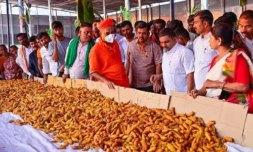 Koppal गविमठ मेला: 500 लोगों ने 6 लाख मिर्चें तैयार की Koppal गविमठ मेला: 500 लोगों ने 6 लाख मिर्चें तैयार की