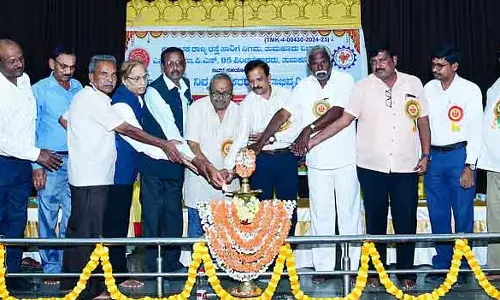 Karnataka ; पेंशन राशि बढ़ाने की मांग