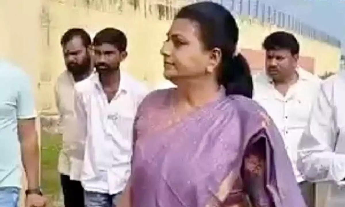 Roza ने आरोप लगाया कि राज्य में लाल किताब संविधान लागू किया जा रहा है Roza ने आरोप लगाया कि राज्य में लाल किताब संविधान लागू किया जा रहा है
