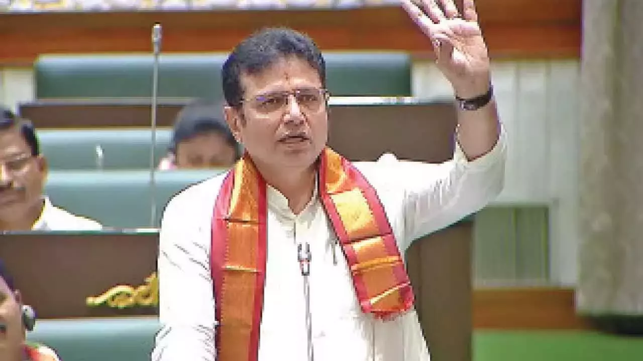 मंत्री ने HILT पॉलिसी को लेकर BRS और BJP पर निशाना साधा मंत्री ने HILT पॉलिसी को लेकर BRS और BJP पर निशाना साधा