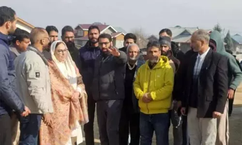 Andrabi ने मॉडल वक्फ स्कूल के एग्जाम हॉल का उद्घाटन किया