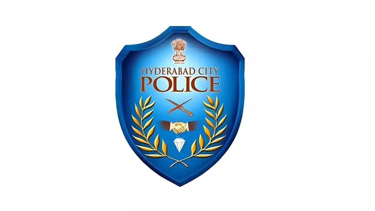 Police ने संक्रांति के दौरान यात्रियों को चोरी से बचने के लिए सावधानियां बरतने की सलाह दी है Police ने संक्रांति के दौरान यात्रियों को चोरी से बचने के लिए सावधानियां बरतने की सलाह दी है