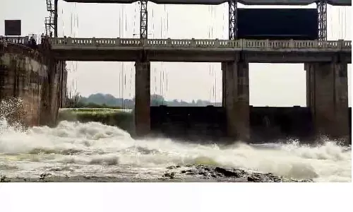 Karnataka : हिप्पारागी बैराज गेट पर समस्या पानी लीक हो रहा Karnataka : हिप्पारागी बैराज गेट पर समस्या पानी लीक हो रहा