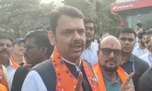 Fadnavis ने जलगांव रैली में बागियों को चेताया