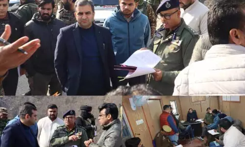 DC, SSP ने रामबन में सुरंग के काम की जगहों पर प्रगति और सुरक्षा व्यवस्था का जायजा लिया DC, SSP ने रामबन में सुरंग के काम की जगहों पर प्रगति और सुरक्षा व्यवस्था का जायजा लिया