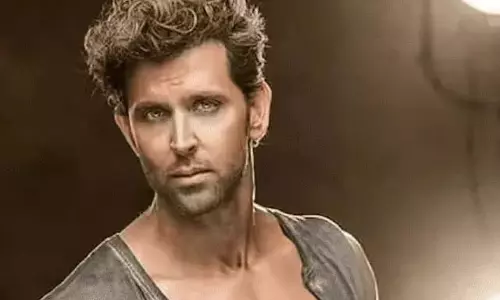 Entertainment: ऋतिक रोशन ने वॉशबोर्ड एब्स वाली पोस्ट से इंटरनेट पर आग लगा दी
