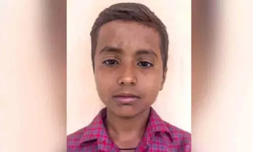 अमरोहा में Reels देखते समय हार्ट अटैक से 10 साल के बच्चे की मौत अमरोहा में Reels देखते समय हार्ट अटैक से 10 साल के बच्चे की मौत