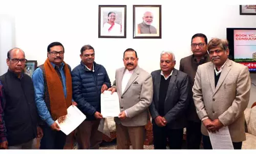 लेबर यूनियन के डेलीगेशन ने Dr Jitendra से मुलाकात की लेबर यूनियन के डेलीगेशन ने Dr Jitendra से मुलाकात की