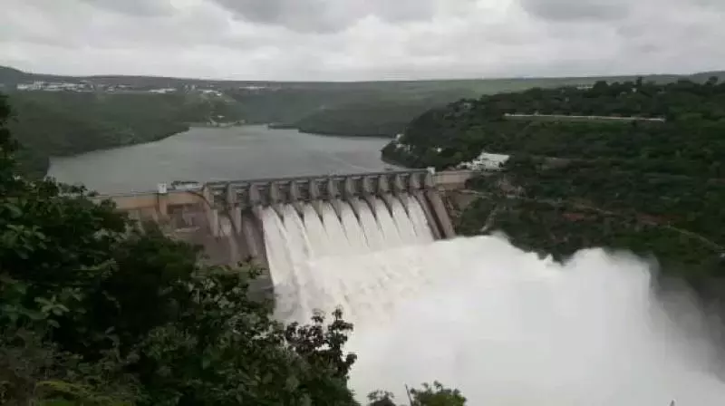 YSRC रायलसीमा लिफ्ट सिंचाई कार्य को तुरंत फिर से शुरू करना चाहती है