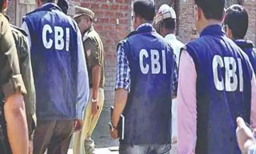CBI ने रिश्वत लेते ब्रांच मैनेजर को किया गिरफ्तार, ऐसे जाल बिछाया CBI ने रिश्वत लेते ब्रांच मैनेजर को किया गिरफ्तार, ऐसे जाल बिछाया