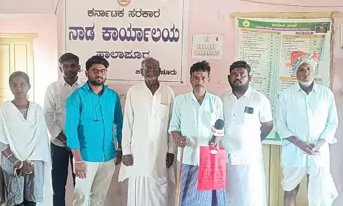 Halapur जिला कार्यालय: अधिकारी समय पर कार्यालय नहीं आ रहे है