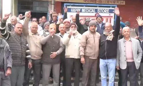 हिमाचल: HRTC पेंशनभोगी सरकारी उदासीनता के खिलाफ सड़कों पर उतरे