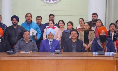 Amritsar: सरकारी कर्मचारियों के लिए एथिक्स ट्रेनिंग सेमिनार हुआ Amritsar: सरकारी कर्मचारियों के लिए एथिक्स ट्रेनिंग सेमिनार हुआ
