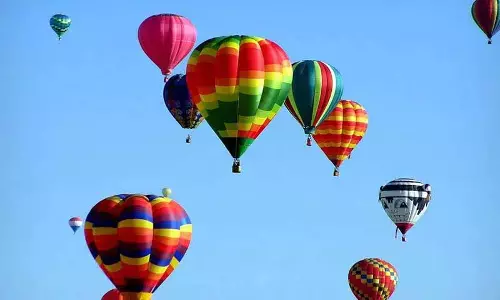 Hyderabad में 16 जनवरी से हॉट एयर बैलून फेस्टिवल शुरू होगा, आसमान में सैर कराई जाएगी Hyderabad में 16 जनवरी से हॉट एयर बैलून फेस्टिवल शुरू होगा, आसमान में सैर कराई जाएगी