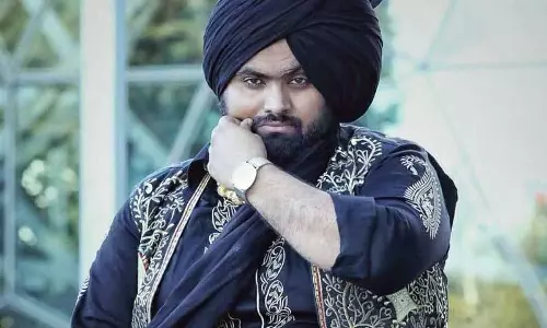 Punjabi सिंगर रमी रंधावा पर सोशल मीडिया पर हथियार दिखाने के लिए केस दर्ज Punjabi सिंगर रमी रंधावा पर सोशल मीडिया पर हथियार दिखाने के लिए केस दर्ज