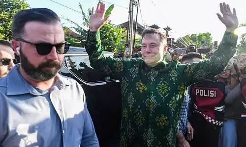 Elon Musk के X पर लटकी पाबंदी की तलवार, जानें क्या है वजह Elon Musk के X पर लटकी पाबंदी की तलवार, जानें क्या है वजह