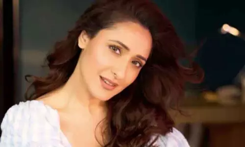 बोल्ड और ब्यूटीफुल: Pragya Jaiswal का ईज़ी-ब्रीज़ी समर लुक बोल्ड और ब्यूटीफुल: Pragya Jaiswal का ईज़ी-ब्रीज़ी समर लुक