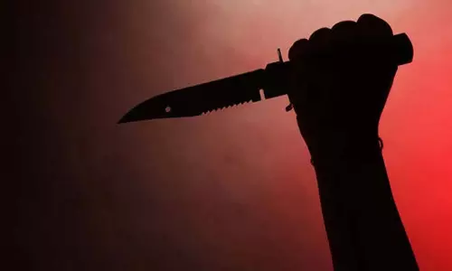 महिला ने पति पर चाकू से हमला करने की कोशिश की.. Warangal शहर की घटना