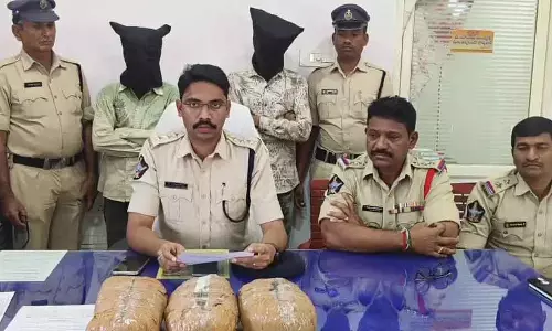 Kasibugga पुलिस का ऑपरेशन: गांजा तस्करी करते धरे गए 5 लोग