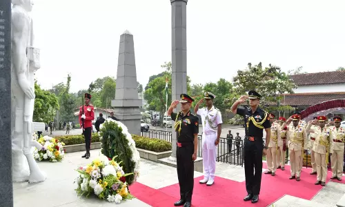 सेना प्रमुख द्विवेदी ने कोलंबो में IPKF स्मारक पर श्रद्धांजलि दी