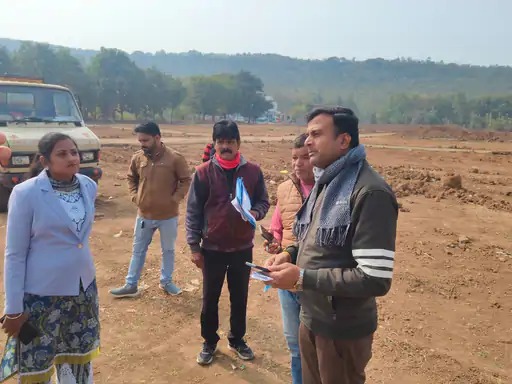 Raisen: नगर पालिका ने तीन अवैध कॉलोनियों में तोड़फोड़ की