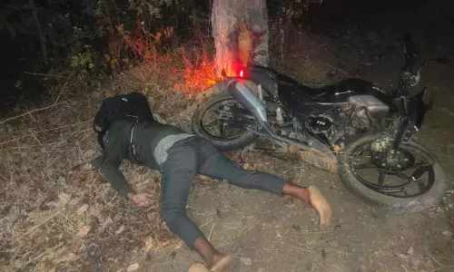 सड़क सुरक्षा सप्ताह के बीच फॉरेस्ट बीट गार्ड की हादसे में दर्दनाक मौत सड़क सुरक्षा सप्ताह के बीच फॉरेस्ट बीट गार्ड की हादसे में दर्दनाक मौत