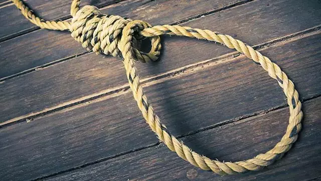 आत्महत्या के बाद खौफनाक मंजर: पहले युवक ने तोड़ा दम, खबर सुनकर सदमे में आई किशोरी ने भी दी जान आत्महत्या के बाद खौफनाक मंजर: पहले युवक ने तोड़ा दम, खबर सुनकर सदमे में आई किशोरी ने भी दी जान