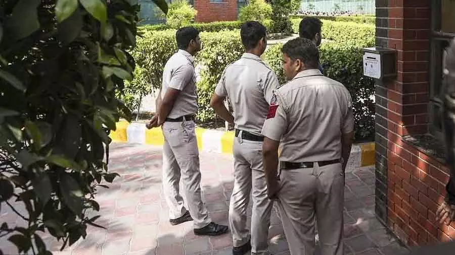 Thane में खाली पड़े घर से खोपड़ी और हड्डियां मिलीं; पुलिस ने जांच शुरू की Thane में खाली पड़े घर से खोपड़ी और हड्डियां मिलीं; पुलिस ने जांच शुरू की