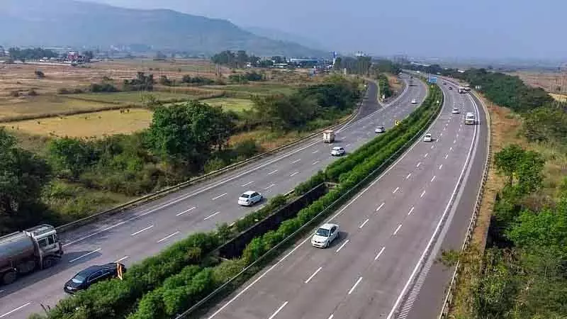 Pune : 5,262 करोड़ के फ्लाईओवर समेत दो बड़े रोड प्रोजेक्ट 2026 में शुरू होंगे Pune : 5,262 करोड़ के फ्लाईओवर समेत दो बड़े रोड प्रोजेक्ट 2026 में शुरू होंगे