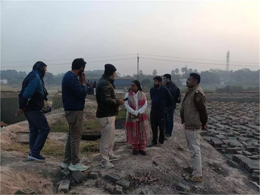 Bihar : ईंट भट्ठे की चिमनी में ब्लास्ट,कई मजदूर घायल Bihar : ईंट भट्ठे की चिमनी में ब्लास्ट,कई मजदूर घायल