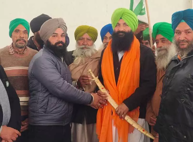 Punjab: किसान यूनियन में फूट, नेताओं ने अध्यक्ष दल्लेवाल को हटाने की मांग की Punjab: किसान यूनियन में फूट, नेताओं ने अध्यक्ष दल्लेवाल को हटाने की मांग की