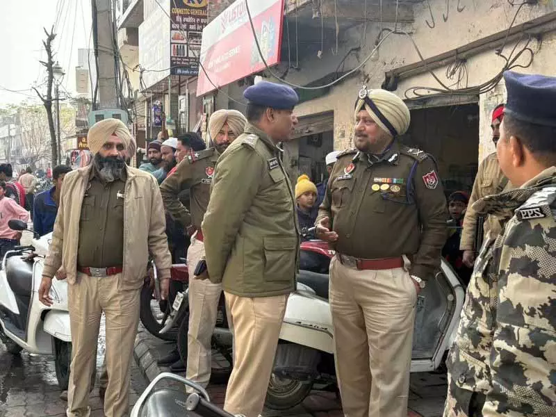Malerkotla police ने ड्रग हॉटस्पॉट में तलाशी और घेराबंदी अभियान चलाया Malerkotla police ने ड्रग हॉटस्पॉट में तलाशी और घेराबंदी अभियान चलाया