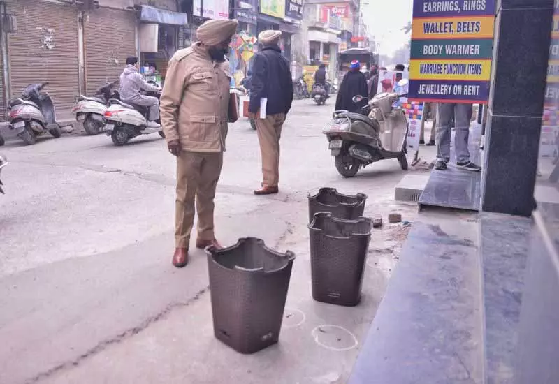 ‘गैंगस्टर की रंगदारी की कॉल’ के बाद Haibowal के व्यापारी की दुकान पर फायरिंग ‘गैंगस्टर की रंगदारी की कॉल’ के बाद Haibowal के व्यापारी की दुकान पर फायरिंग