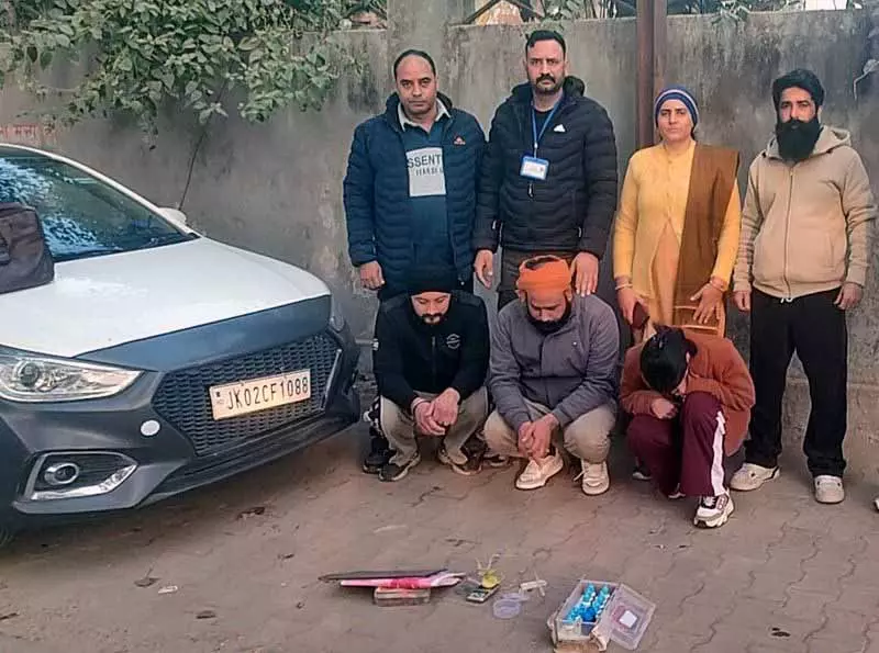 Nurpur police ने 34 ग्राम हेरोइन जब्त की, 3 गिरफ्तार Nurpur police ने 34 ग्राम हेरोइन जब्त की, 3 गिरफ्तार