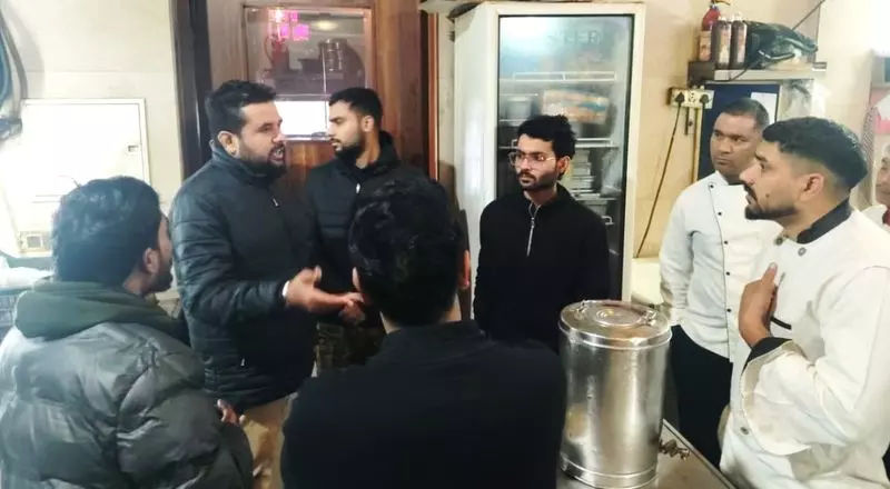 Yamunanagar नगर निगम की टीम ने बल्क वेस्ट प्रोड्यूसर्स का इंस्पेक्शन किया Yamunanagar नगर निगम की टीम ने बल्क वेस्ट प्रोड्यूसर्स का इंस्पेक्शन किया