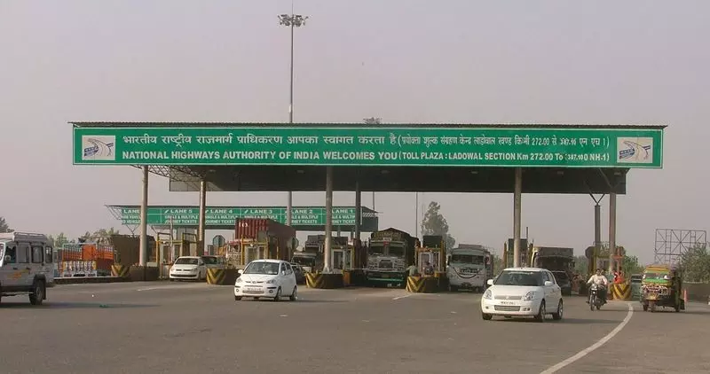 Haryana : चौटाला टोल प्लाजा पर अनियमितताओं और स्टाफ की कमी को लेकर विरोध प्रदर्शन Haryana : चौटाला टोल प्लाजा पर अनियमितताओं और स्टाफ की कमी को लेकर विरोध प्रदर्शन