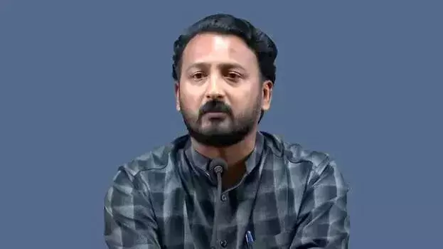 HC ने राहुल की गिरफ्तारी पर रोक बढ़ाई, रेप केस में शिकायतकर्ता को भी पार्टी बनाया HC ने राहुल की गिरफ्तारी पर रोक बढ़ाई, रेप केस में शिकायतकर्ता को भी पार्टी बनाया