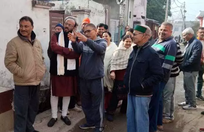 BJP ने बनतालाब में लोगों की समस्याओं का जायजा लिया BJP ने बनतालाब में लोगों की समस्याओं का जायजा लिया