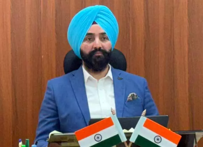 लेबर कमिश्नर ने J&K में लेबर कोड लागू करने की समीक्षा की लेबर कमिश्नर ने J&K में लेबर कोड लागू करने की समीक्षा की