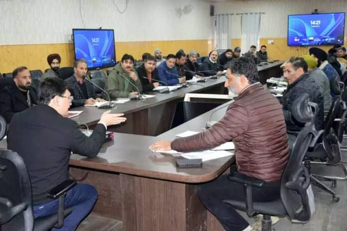 DC Baramulla ने कृषि और संबद्ध क्षेत्रों के तहत योजनाओं की प्रगति की समीक्षा की DC Baramulla ने कृषि और संबद्ध क्षेत्रों के तहत योजनाओं की प्रगति की समीक्षा की