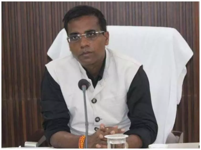 अवैध धान भंडारण, परिवहन करने वाले कोचियों पर कार्यवाही करें: कलेक्टर अवैध धान भंडारण, परिवहन करने वाले कोचियों पर कार्यवाही करें: कलेक्टर